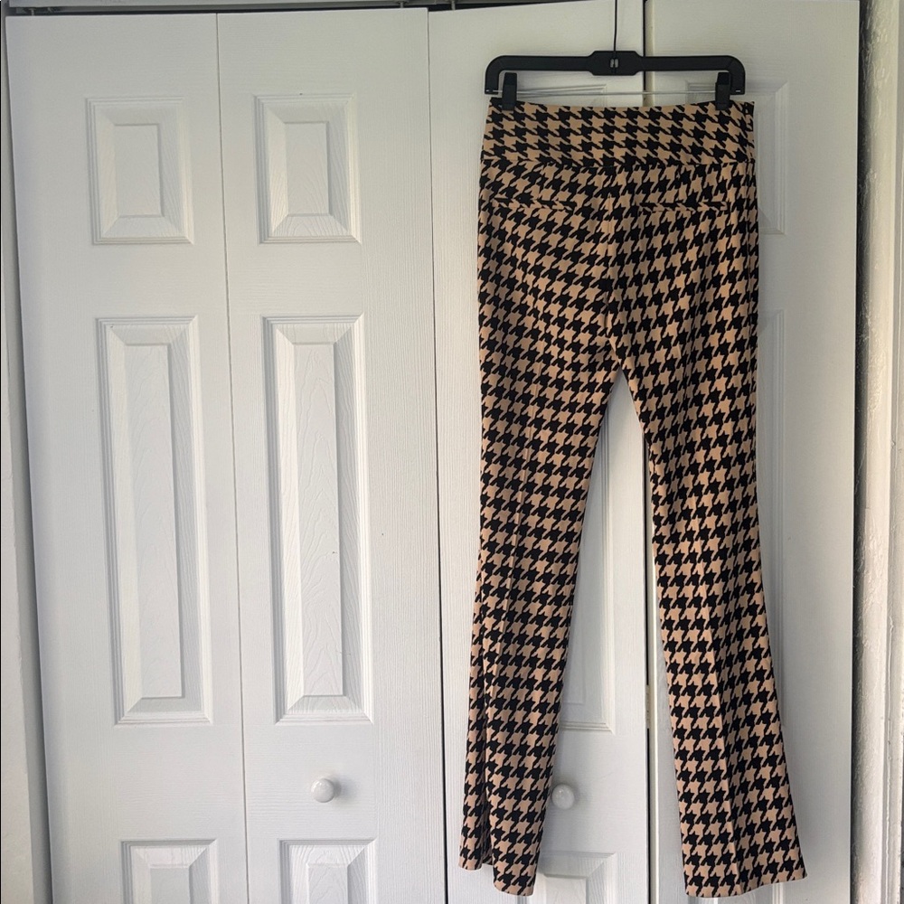 Alice + Olivia Black and Tan Houndstooth Trouser size 2 - Picture 6 of 7